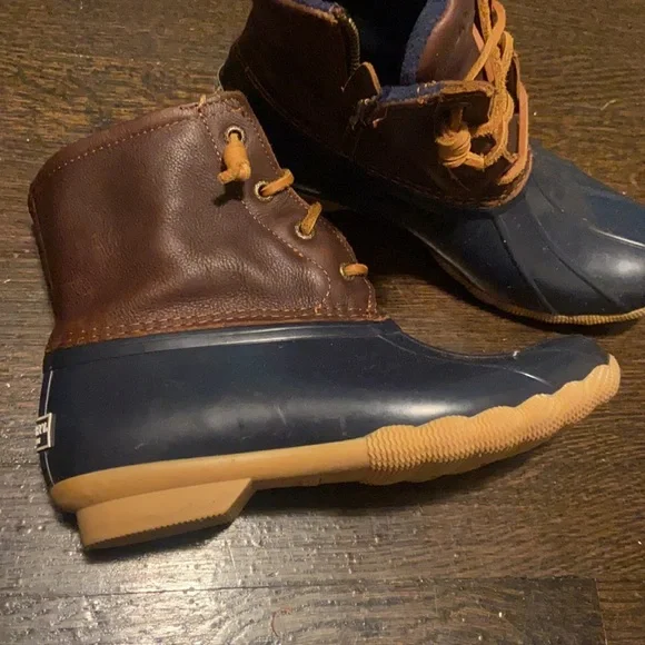 Used Sperrys! In great condition!! - Picture 3 of 7